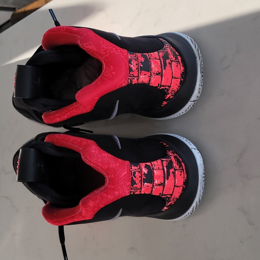 Kyrie 4 - Picture 4 of 5